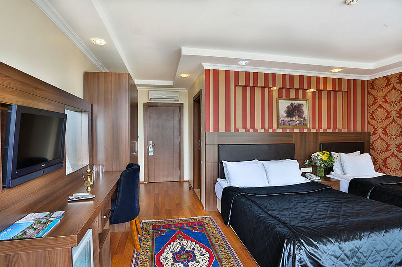 The Istanbul Hotel Exterior photo